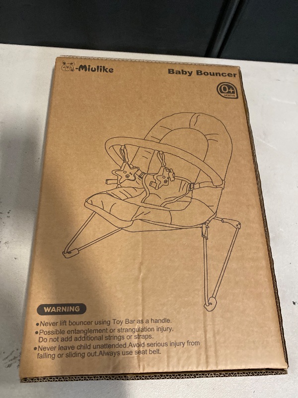 Photo 1 of Q-MIULIKE Baby Bouncer Seat Infant Seat Non-Slip Feet 3-Point Harness for Newborn 0-9 Months Up to 20lbs?Little Giraffe?