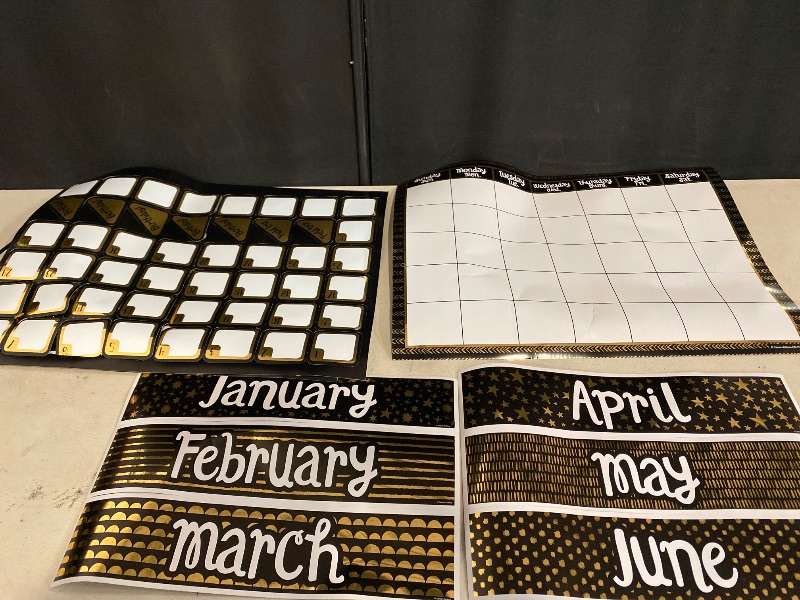 Photo 1 of Calendar in Board Set,