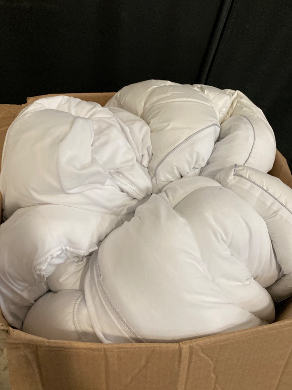 Photo 1 of EASELAND Full Size Mattress Pad Pillow Top Mattress Cover Quilted Fitted Mattress Protector Cotton 8-21" Deep Pocket Cooling Topper (54x75 Inches, White)