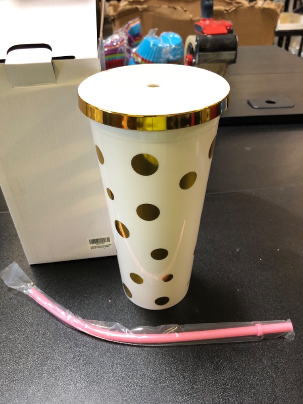 Photo 1 of  SHIU SHINGTUMBLER WITH LID AND STRAW 