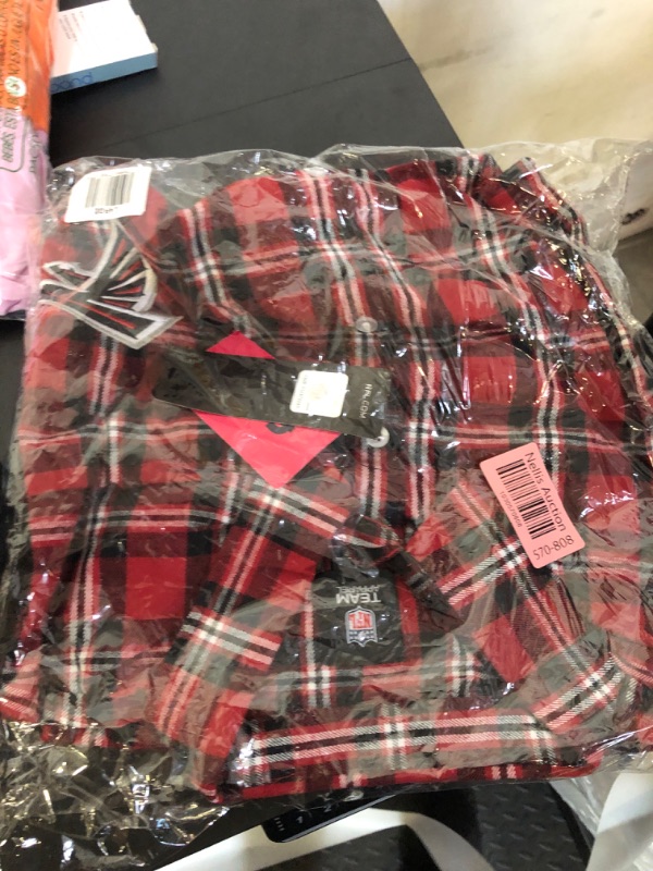 Photo 1 of FOCO Atlanta Falcons Wordmark Basic Flannel Shirt - Mens Large