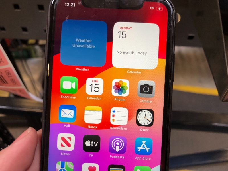 Photo 4 of Apple iPhone 11 Renewed 