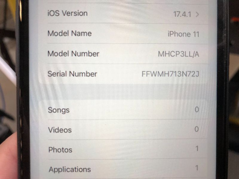 Photo 3 of Apple iPhone 11 Renewed 