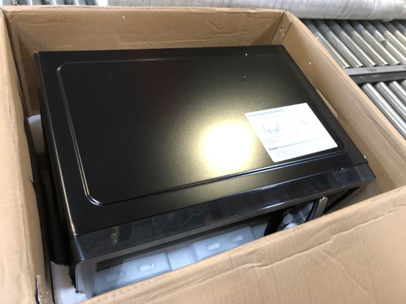 Photo 1 of Farberware Countertop Microwave 1000 Watts