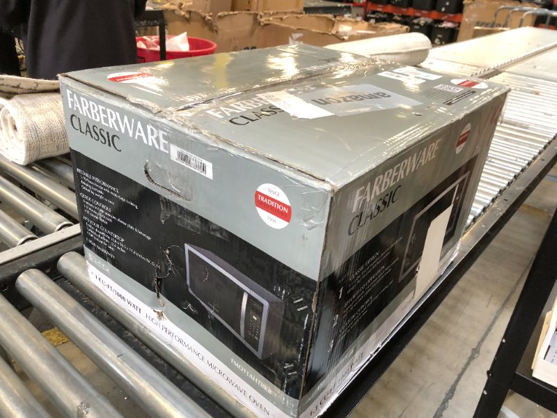 Photo 1 of Farberware Countertop Microwave 1000 Watts