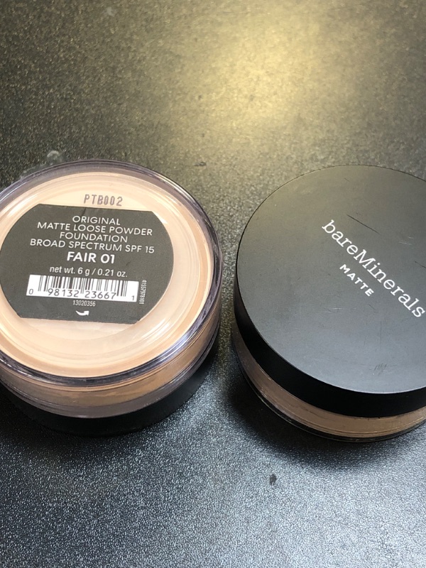 Photo 2 of 2 bareMinerals Matte Loose Powder Foundation SPF 15 Fair 01 - Pack of 2 