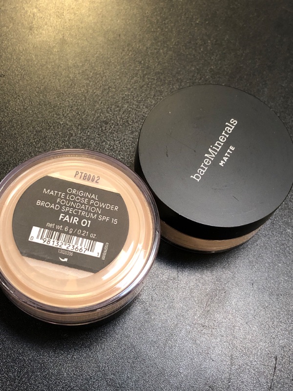 Photo 2 of 2 bareMinerals Matte Loose Powder Foundation SPF 15 Fair 01 - Pack of 2 