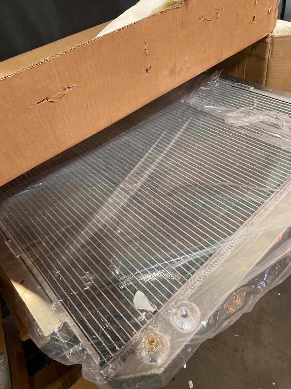 Photo 1 of Aluminum Radiator for 1971-1979 Dodge B100 B200 B300 D100 D150 D200 D300 D400 D450 W100 W150 W200 W300 Pickup V8 5.2L 5.9L, 3 Row Radiators 1972 1973 1974 1975 1976 1977 1978
