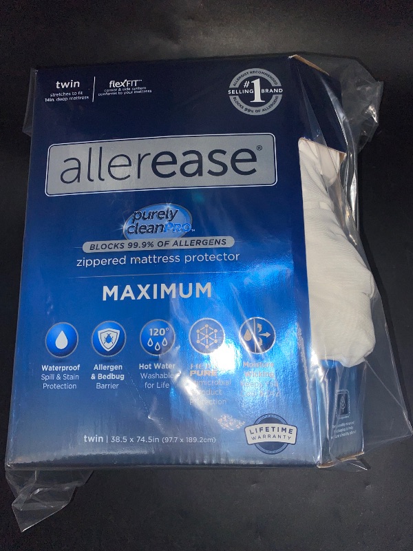 Photo 2 of Allerease Maximum Allergy Relief Zippered Mattress Protector Twin
