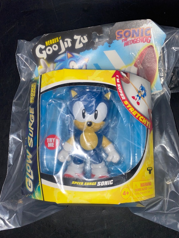 Photo 3 of Heroes of Goo Jit Zu CDT HGJZ SONIC the HEDGEHOG HERO GLOW PACK AST - None
