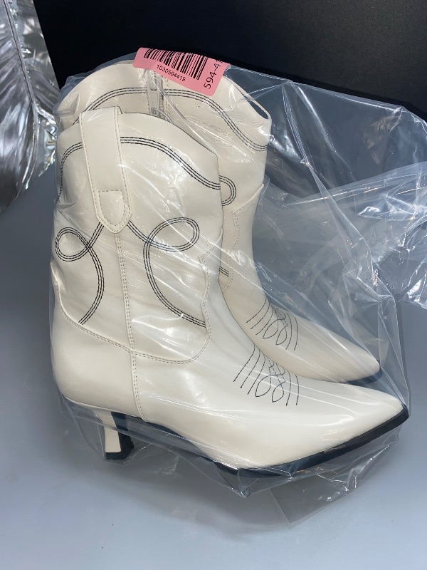 Photo 2 of SIZE 7.5 Universal Thread Off White Cowboys Boots for Women Size 9 with Memory Foam NEW
