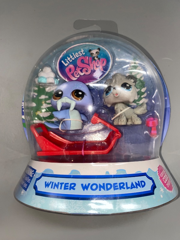 Photo 2 of LPS Littlest Pet Shop WINTER WONDERLAND #17 Walrus #20 Wolf Snow Globe with Code
