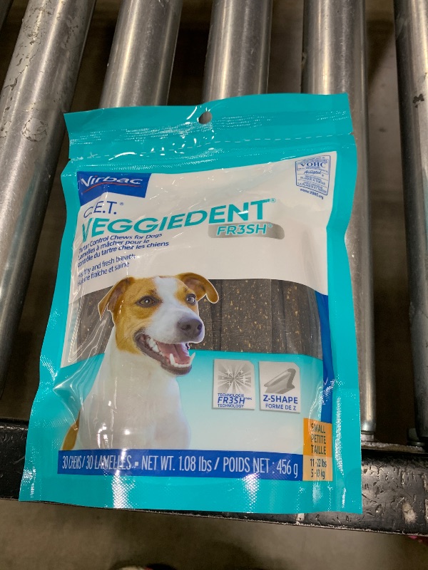 Photo 1 of Virbac CET VEGGIEDENT FR3SH Tartar Control Chews for Dogs