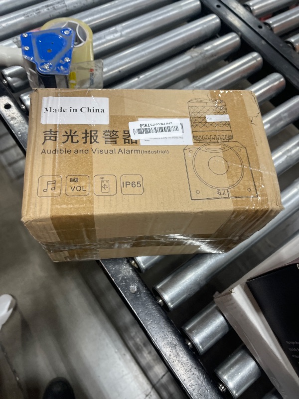 Photo 1 of Saladulce Industrial Strobe Alarm Outdoor Alarm Siren and Strobe SF512 Emergency Warning Light Alarm 120dB with Remotes (AC110V) (AC 110V Without Plug)