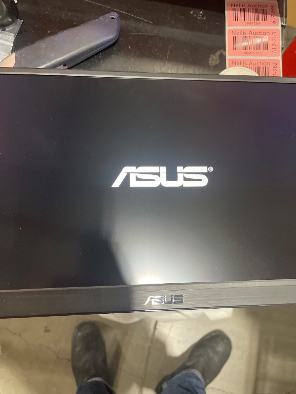 Photo 4 of ASUS ZenScreen 15.6” 1080P Portable USB Monitor (MB166C) - Full HD, IPS, USB Type-C, , Tripod Mountable, Anti-Glare Surface, Protective Sleeve, 3-Year Warranty