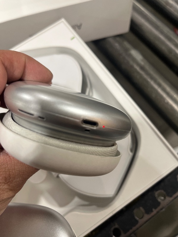 Photo 5 of Apple AirPods Max Wireless Over-Ear Headphones, Active Noise Cancelling, Transparency Mode, Personalized Spatial Audio, Dolby Atmos, Bluetooth Headphones for iPhone – Silver
