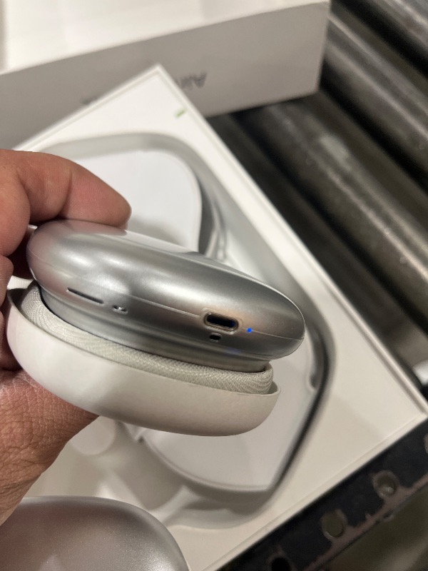 Photo 6 of Apple AirPods Max Wireless Over-Ear Headphones, Active Noise Cancelling, Transparency Mode, Personalized Spatial Audio, Dolby Atmos, Bluetooth Headphones for iPhone – Silver
