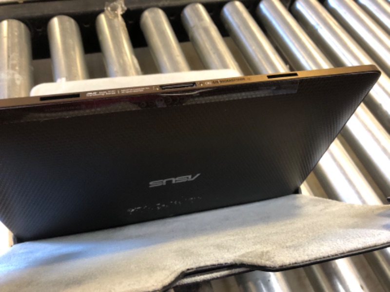 Photo 2 of Asus eee pad transformer TF101 