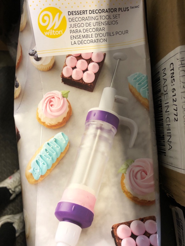 Photo 2 of 
Wilton Dessert Plus Decorating, Cake Icing Tool, Each, Clear