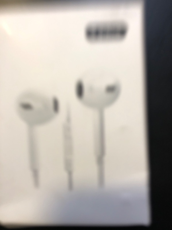 Photo 2 of 2 Packs USB C Headphones for iPhone 16/15 Pro Max Plus Type C Earbuds Wired Earphones with Mic & Remote Control Noise Cancelling for iPhone 16/15 pro, iPad Pro, Galaxy S23/S22/S21/S20/Ultra Note 10/20