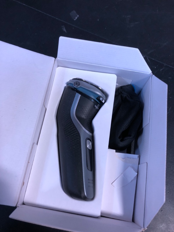 Photo 1 of Philips Norelco Shaver 3900
