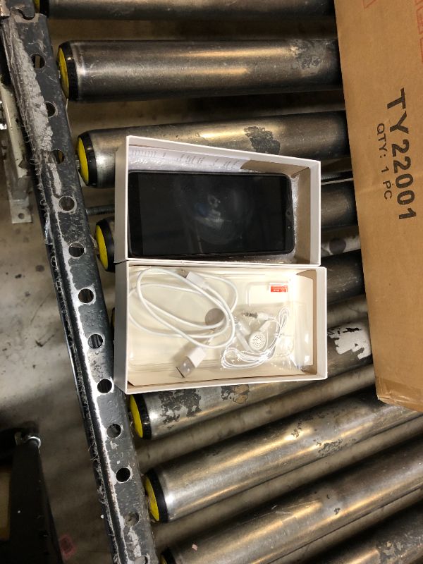 Photo 2 of Ejoyous Note30 Plus Smartphone, Unlocked Cell Phone with 5.72 Inch HD Full Screen Display, Dual Cards Dual Standby Smartphone for Android, 512MB + 4GB, 1650mAh Lithium Battery()