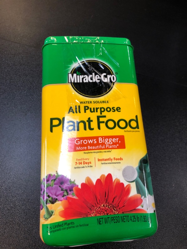 Photo 1 of Miracle Gro Multi-Purpose Fertilizer 2kg Water Soluble