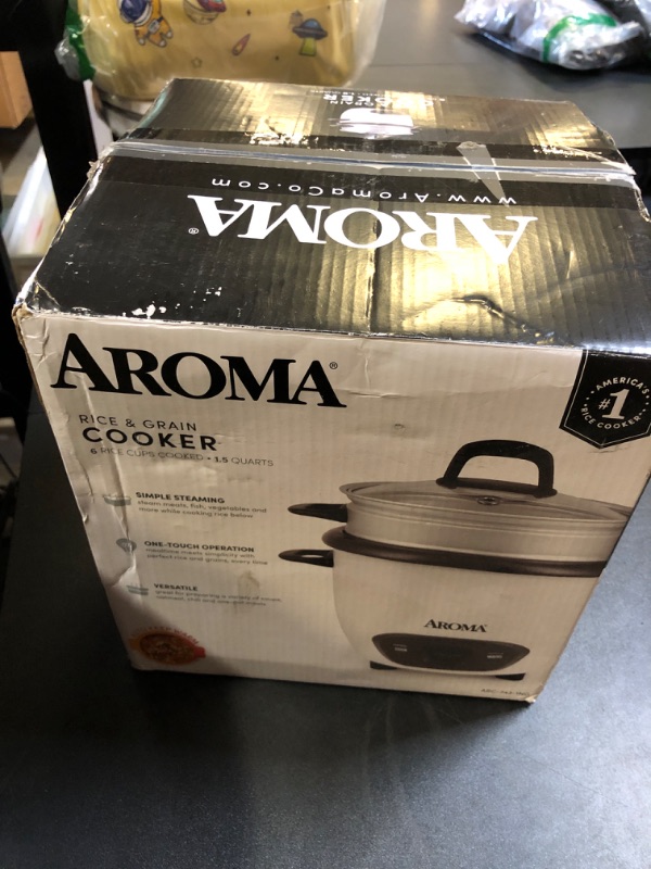 Photo 1 of Aroma Housewares 6-Cup (Cooked) (3-Cup Uncooked) Pot Style Rice Cooker and Food Steamer (ARC-743-1NG), White