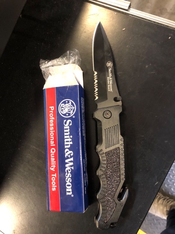 Photo 1 of Smith & Wesson Border Guard SWBG6TS 10.1in S.S. Folding Knife with 4.2in Serrated Tanto Blade and G-10 Handle for Outdoor, Tactical, Survival and EDC