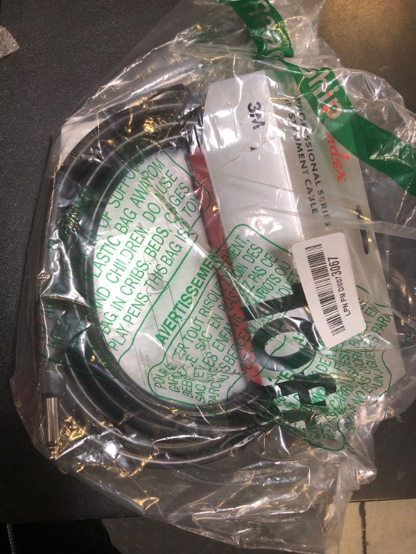 Photo 1 of Fender Professional Series Instrument Cable 10ft Black