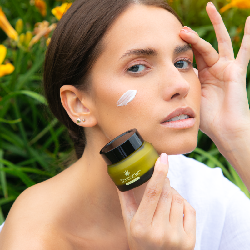 Photo 1 of Hydrating Day Moisturizer Boost Skins Natural Moisture Levels Keeping It Protected With Hemp Seed Oil Green Tea & Vitamin E Smoothing Skin With Aloe & Safflower Oil Hyaluronic Acid Binding Water Molecules To Skin Keeping It Plump & Youthful Chamomile & He