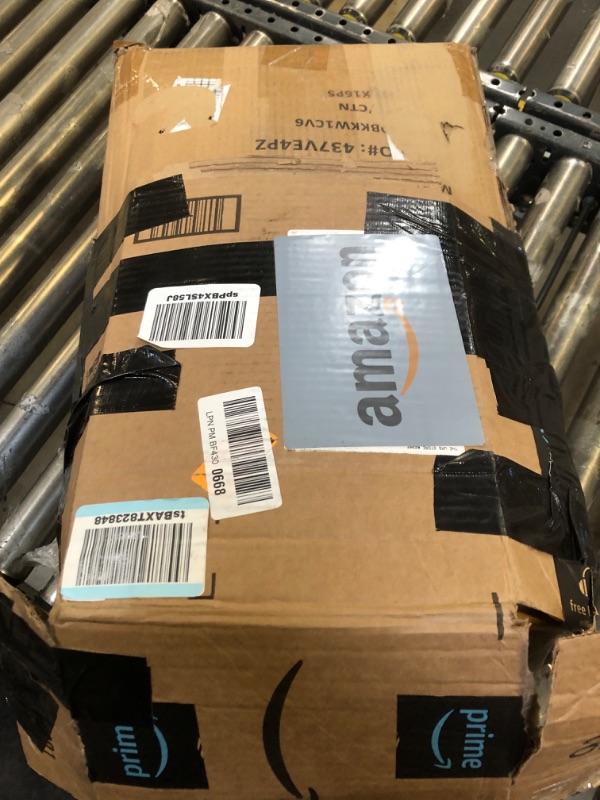 Photo 1 of Amazon Basics 3-Season 40 Degree F Rectangular Sleeping Bag For Camping and Hiking, Two Person Queen Sized, Double, Olive Green