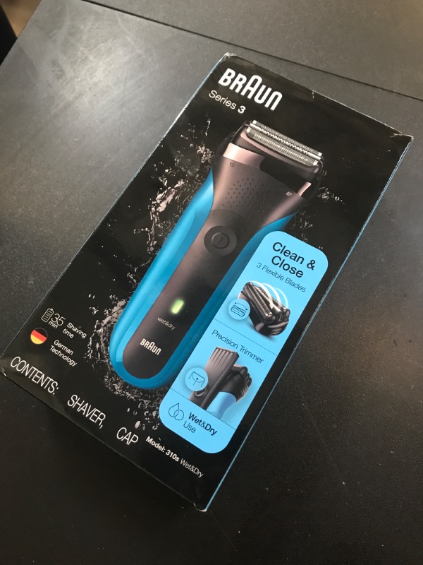 Photo 2 of Braun Electric Razor for Men, Series 3 310s Electric Foil Shaver, Rechargeable, Wet & Dry Blue 1 Count (Pack of 1)