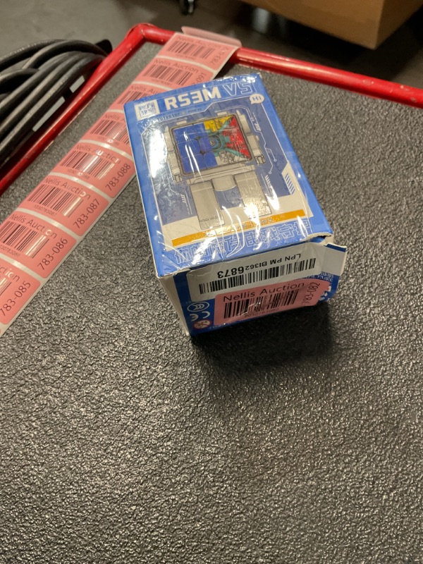 Photo 1 of Moyu RS3M V5 2023 Ball Core UV Coated 3x3 Speed Cube with Robot-Shape Display Box, 3x3 Puzzle Cube Stickerless RS3M V5 MagLev Master Cube (MagLev+Ball-Core Magic Clothes)