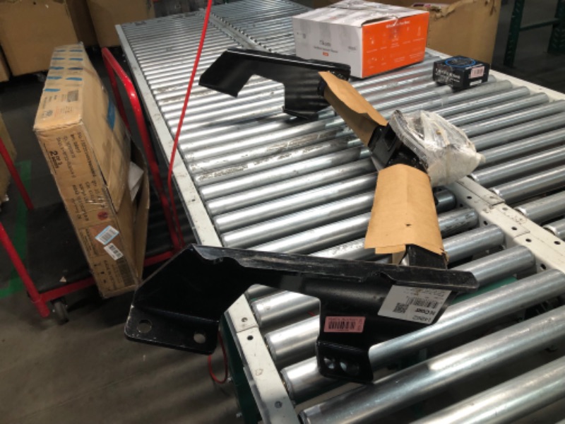 Photo 2 of ***USED - SCRATCHED AND SCRAPED - MISSING HARDWARE - SEE PICTURES***
Curt Manufacturing 14062 - Class 4 Hitch; 2in. Receiver; Select Chevrolet Silverado; Gmc Sierra 2500; 3500