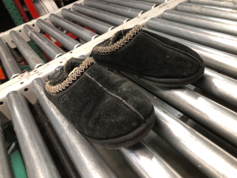 Photo 1 of ***HEAVILY USED - STITCHING BREAKING OFF - SEE PICTURES***
UGG Men's Tasman Slipper, Black, 10