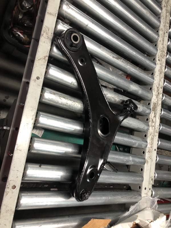 Photo 1 of ***DAMAGED - SCRATCHED AND SCRAPED - SEE PICTURES***
MOOG RK623561 Front Left Lower Suspension Control Arm and Ball Joint Assembly for Subaru Crosstrek