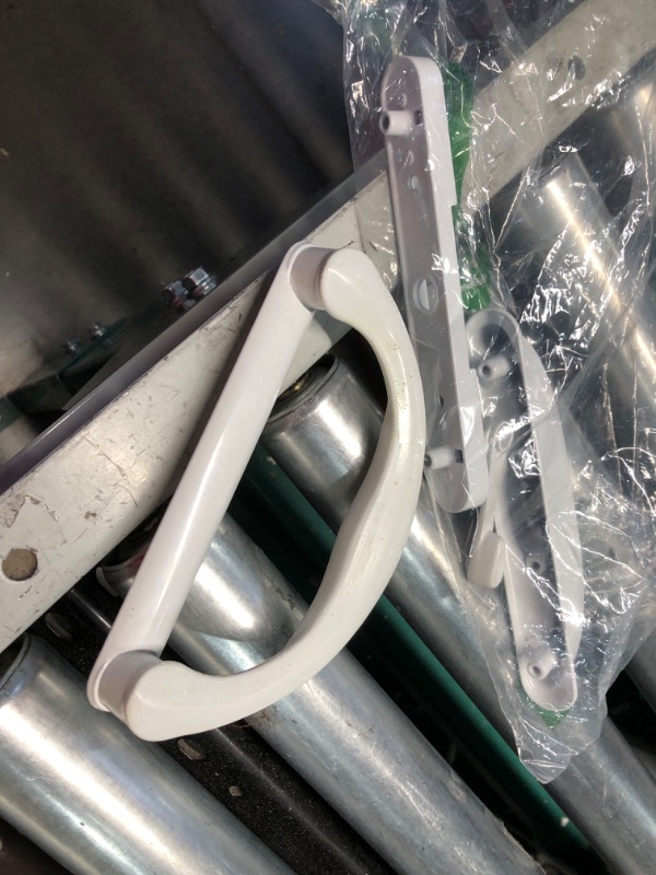 Photo 1 of ***HEAVILY USED AND DIRTY - SEE PICTURES***
Prime-Line C 1275 Diecast, White, Outside Patio Door Pull with Latch (Single Pack)