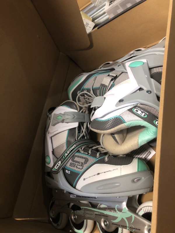 Photo 1 of *USED*
Roller Derby AERIO Q-60 Women's Inline Skates 9
