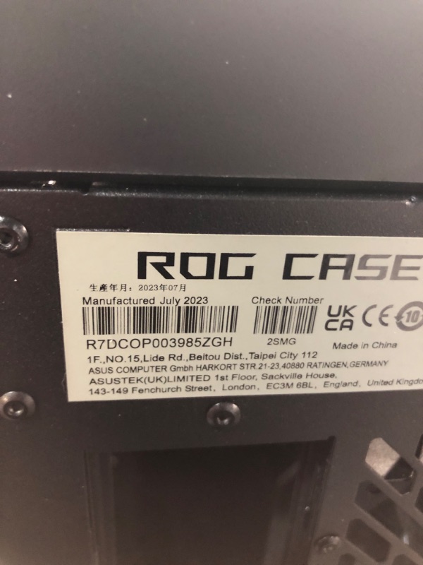 Photo 1 of **scuffed on front** ASUS ROG Hyperion GR701 EATX Full-Tower Computer case with semi-Open Structure, Tool-Free Side Panels, Supports up to 2 x 420mm radiators, Built-in Graphics Card Holder,2X Front Panel Type-C