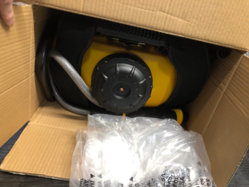 Photo 1 of ***USED - MISSING PARTS - SEE PICTURES***
Dewalt 190652 4 Gallon Internal Piston Pump Backpack Sprayer