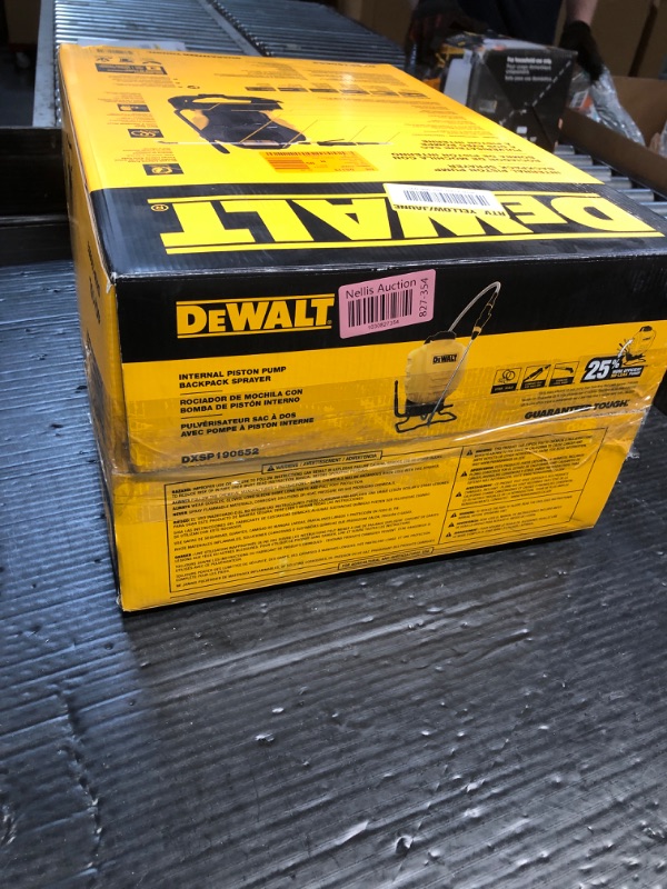 Photo 1 of ***USED - MISSING PARTS - SEE PICTURES***
Dewalt 190652 4 Gallon Internal Piston Pump Backpack Sprayer