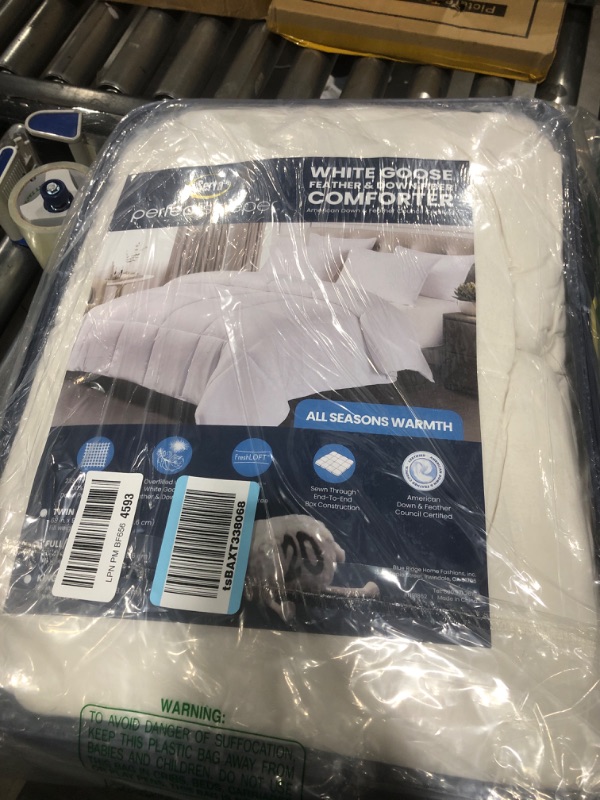 Photo 2 of Serta Goose Feather Down Fiber Cotton Comforter Full/Queen Size - 100% Cotton Down Duvet Insert - Hotel Luxury Hypoallergenic Bedding Comforter All Season Medium Warmth 90 x 90 Inch White