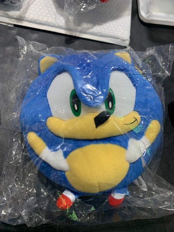 Photo 2 of Sonic the Hedgehog 8 Plush Ball