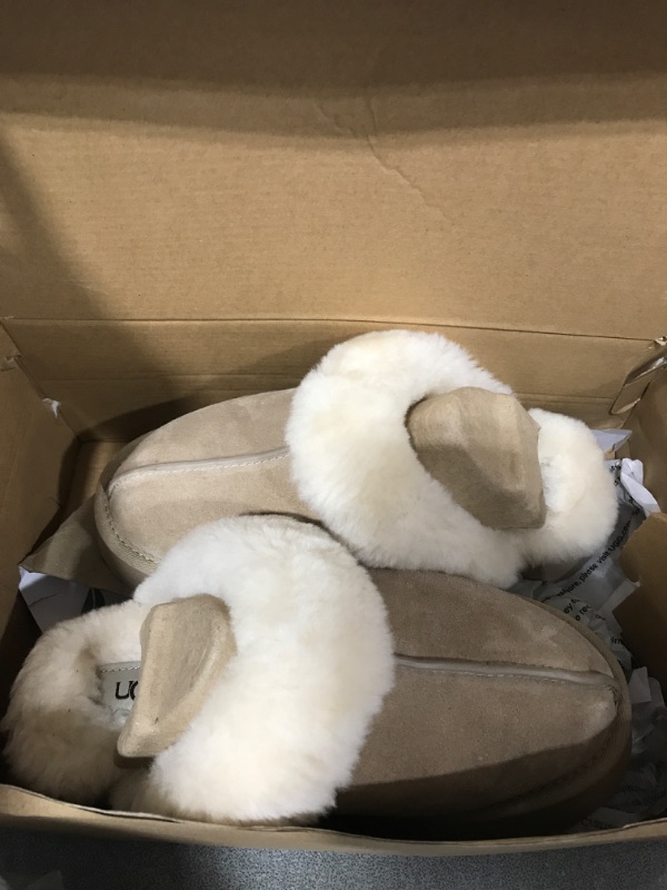 Photo 2 of  SIZE 7 UGG Women's DISQUETTE Slipper, Sand, 7