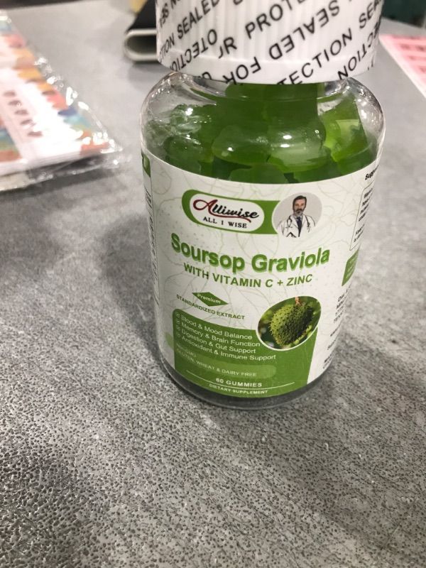 Photo 2 of 2000mg Natural Soursop Graviola Gummies Supplement, Original Soursop Leaves Extract with Vitamins C & Zinc for Women & Men, Multivitamin Soursop Fruit Supplement for Immunity & Antioxidant & Energy