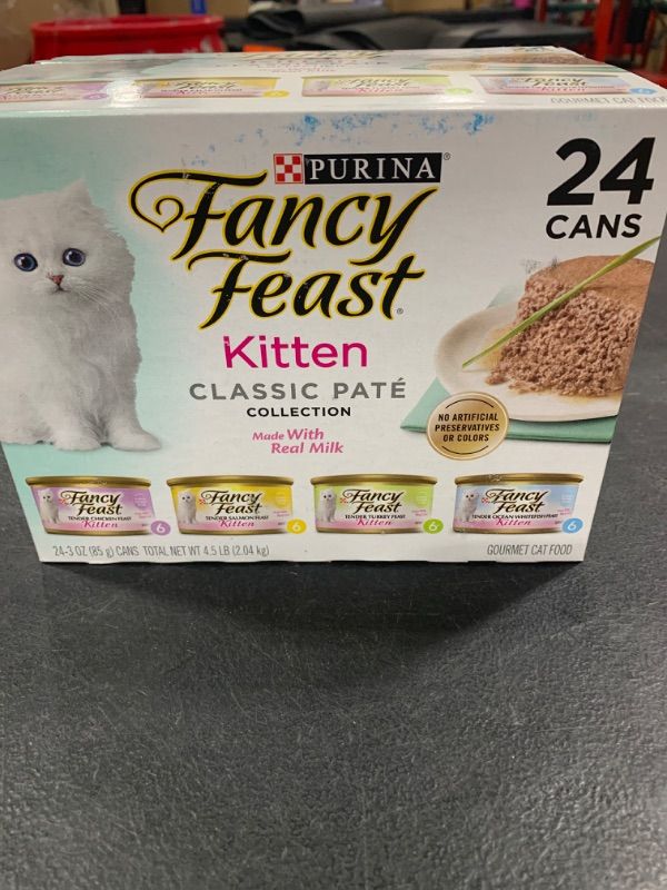 Photo 3 of Purina Fancy Feast Tender Seafood, Turkey, Chicken and Salmon Flavor Variety Pack Wet Cat Food - 4.5lbs/24pk