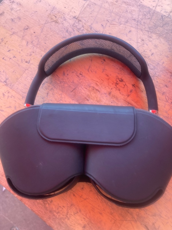 Photo 1 of ***(NO RETURNS OR REFUNDS/ FOR PARTS ONLY/ MAJOR DAMAGE)***
Off brand Apple head phones 