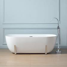 Photo 1 of Sayuri Bath Tub 63 in. in White
