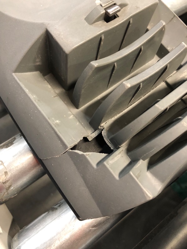 Photo 1 of ***DAMAGED - CRACKED - SEE PICTURES***
Bowflex SelectTech 552 Adjustable Dumbbells, 52.5 Pound Pair, 105 Pounds Total